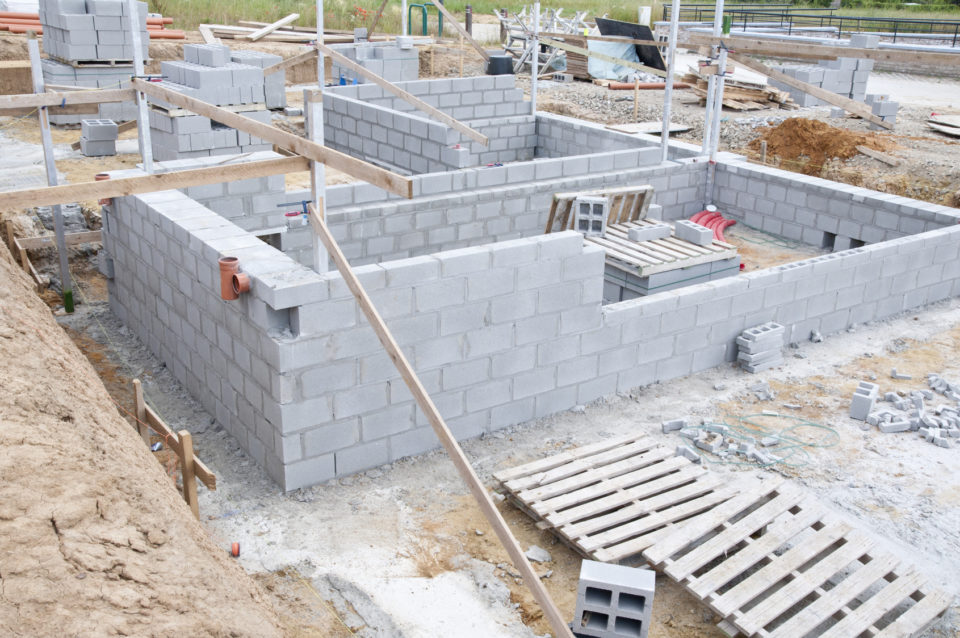 Construction des fondations d'une maison