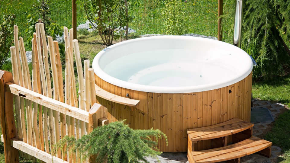 Optez pour un spa dans votre jardin grâce aux services d'un professionnel